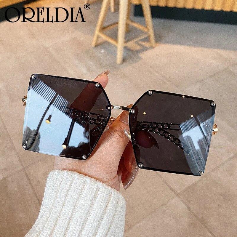 2020 New Fashion Super Large Gradient Sunglasses Ladies Retro Alloy Chain Frame Rivet Square Sunglasses Elegant Ladies Glasses - Surprise store