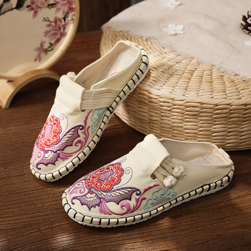 Veowalk Flower Embroidered Women Canvas Espadrilles Flat Slippers Bohemian Retro Ladies Comfortable Close Toe Summer Shoes