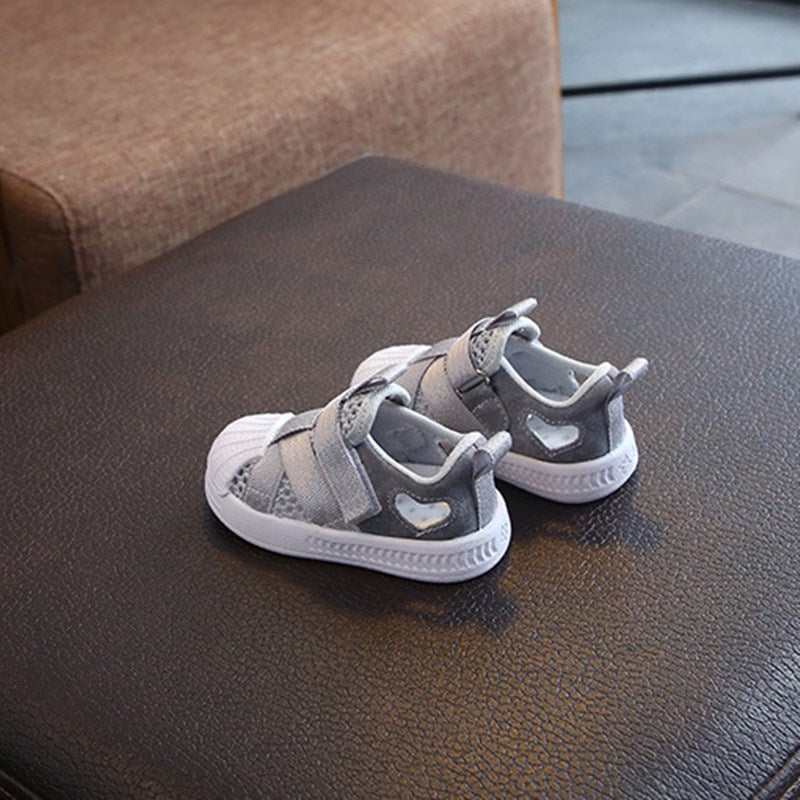 2021 New Summer Kids Sandals Cut-outs Breathable Girls Boys Sandals Rubber Sole Children Outdoor Sneakers Little Baby Shoes