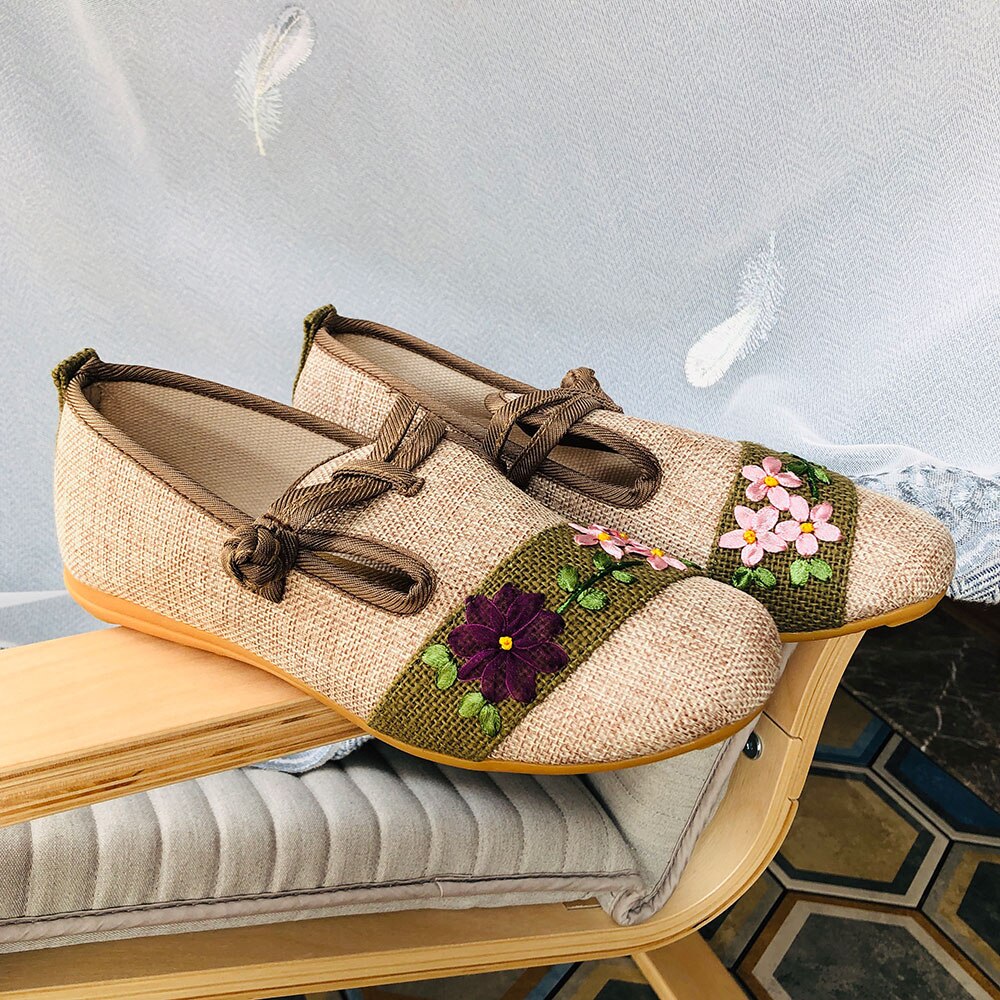 Veowalk New Flower Embroidered Women Breathable Flats Slip On Cotton Fabric Linen Comfortable Old Peking Ballerina Flat Shoes