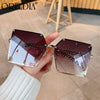 2020 New Fashion Super Large Gradient Sunglasses Ladies Retro Alloy Chain Frame Rivet Square Sunglasses Elegant Ladies Glasses - Surprise store