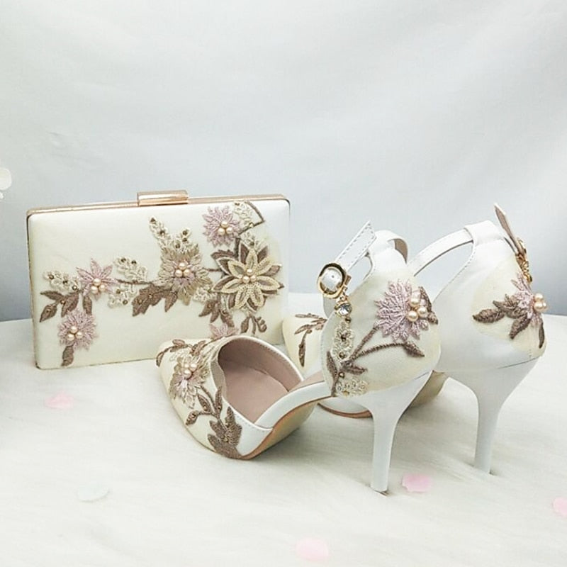 2020 New White Lace Flower wedding shoes with matching bags High heels Pointed Toe Ankle Strap Ladies Party shoe and bag set