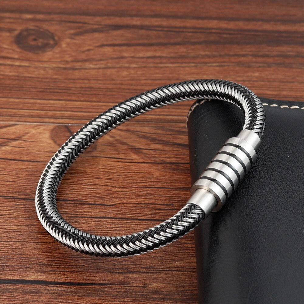 Punk Threaded Button Metal Weaving Bracelet for Men Women Stainless Steel Twining Classic Style Charm Black High Quality