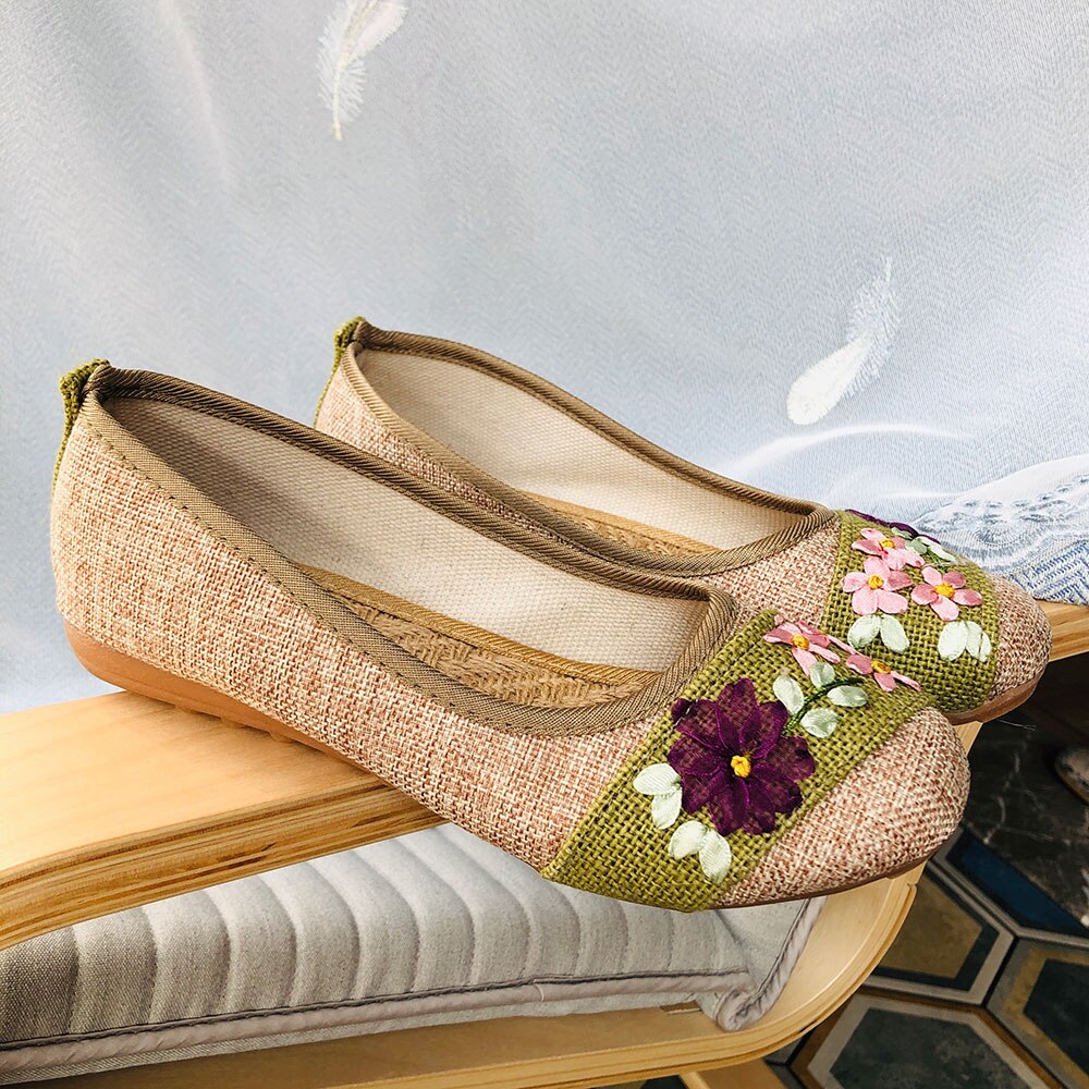 Veowalk New Flower Embroidered Women Breathable Flats Slip On Cotton Fabric Linen Comfortable Old Peking Ballerina Flat Shoes