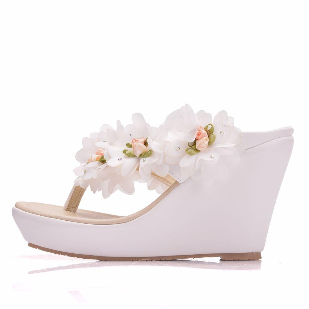 Crystal Queen Women Slippers Summer White Color Lace Flower Style Beaches Flip Flops Platform Sandals Open-toed Casual Shoes