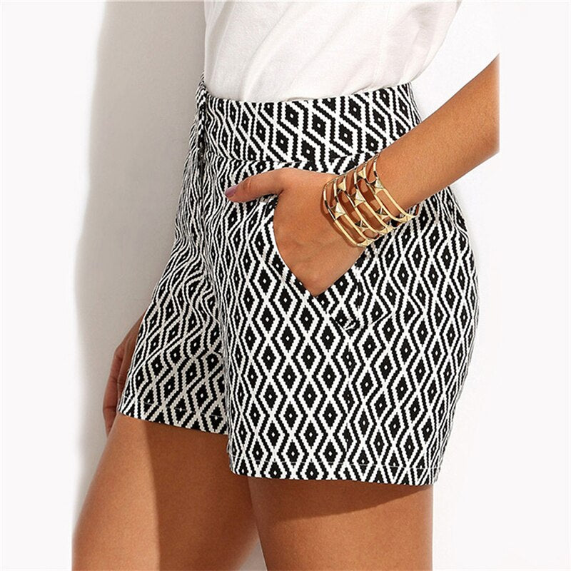 New Fashion Plaid Shorts Woman Shorts Summer Black and White Mid Waist Casual Pocket Straight Shorts Hot Sale