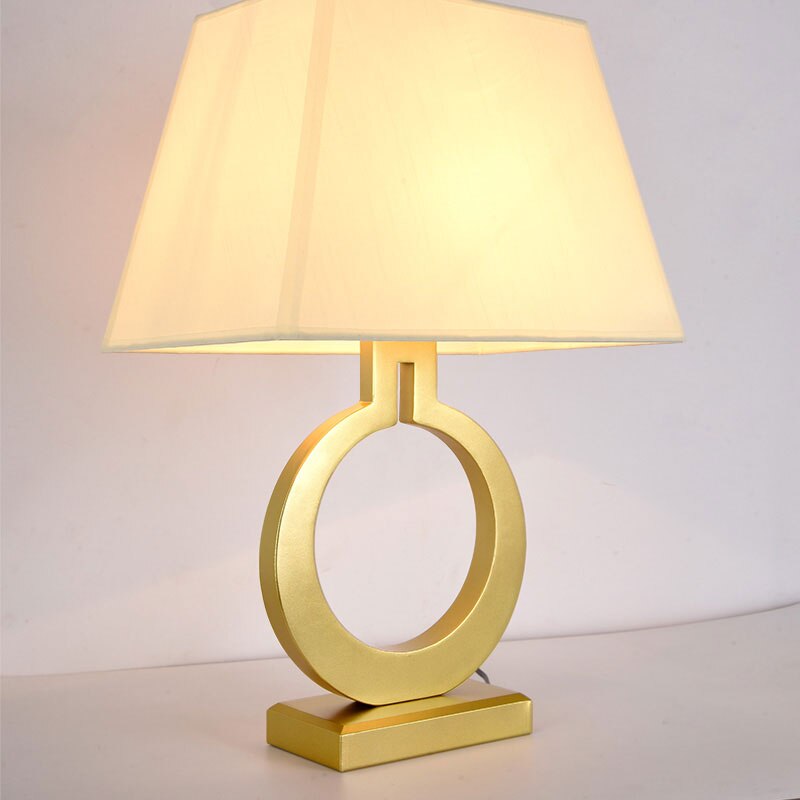 High Quality Modern Luxury Table Lamp Villa Golden Dining Table Decoration Table Lamp Nordic Retro Bedroom Bedside LED Light
