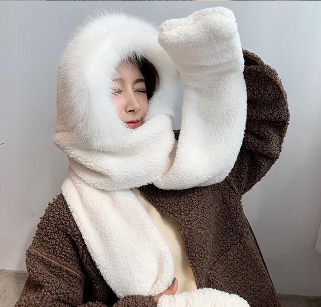 ZDFURS*Autumn and winter hat female plush thick double-layer northeast hat warm cycling neck scarf scarf gloves one gift