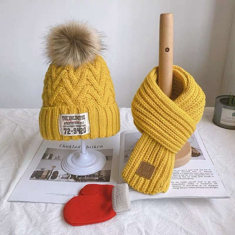 Three-piece children's winter/autumn woolen cap for boys and girls warm scarf gloves combination baby jumper knitted hat