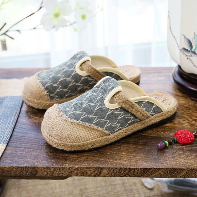 Veowalk Women Casual Linen Handmade Embroidery Mules Flat Slippers Retro Vegan Summer Ladies Canvas Comfortable Espadrille Shoes