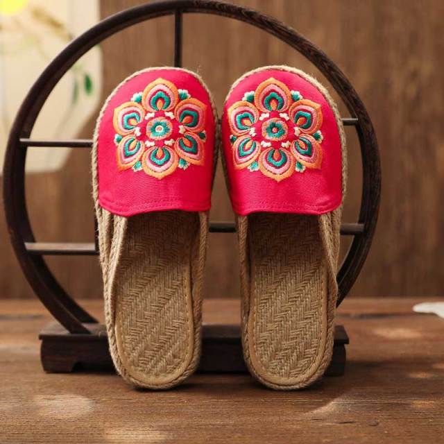 Veowalk Women Casual Linen Handmade Embroidery Mules Flat Slippers Retro Vegan Summer Ladies Canvas Comfortable Espadrille Shoes