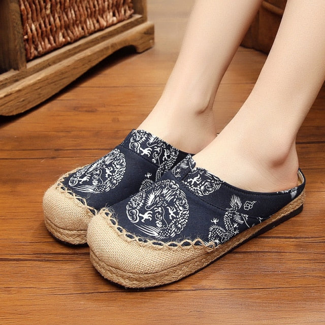 Veowalk Women Casual Linen Handmade Embroidery Mules Flat Slippers Retro Vegan Summer Ladies Canvas Comfortable Espadrille Shoes
