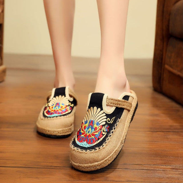 Veowalk Women Casual Linen Handmade Embroidery Mules Flat Slippers Retro Vegan Summer Ladies Canvas Comfortable Espadrille Shoes