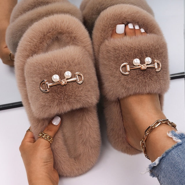 Women Faux Fur Slides Furry Fur Slippers Fluffy Flip Flops Slip on Flats Cute Ladies House Plush Slippers Home Cozy Warm Shoes