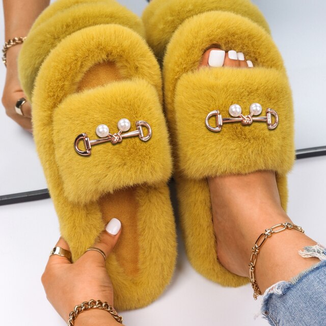 Women Faux Fur Slides Furry Fur Slippers Fluffy Flip Flops Slip on Flats Cute Ladies House Plush Slippers Home Cozy Warm Shoes
