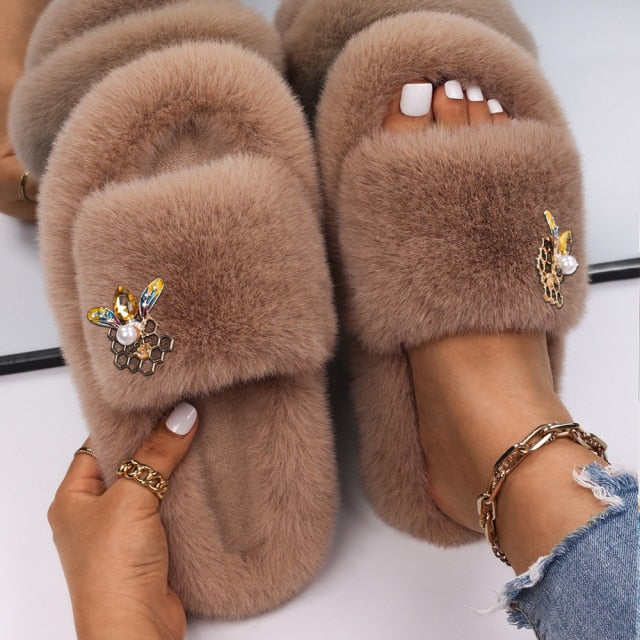 Women Faux Fur Slides Furry Fur Slippers Fluffy Flip Flops Slip on Flats Cute Ladies House Plush Slippers Home Cozy Warm Shoes