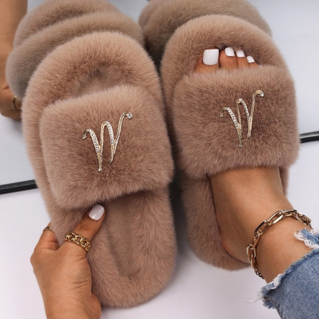 Women Faux Fur Slides Furry Fur Slippers Fluffy Flip Flops Slip on Flats Cute Ladies House Plush Slippers Home Cozy Warm Shoes