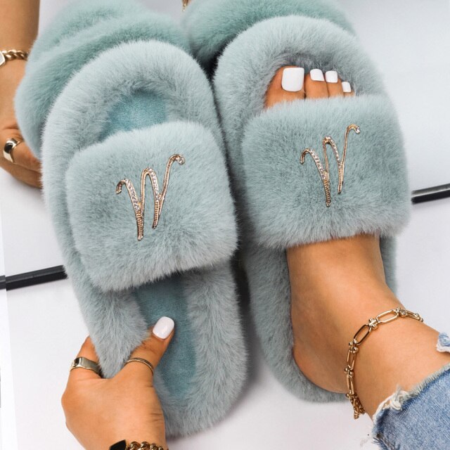 Women Faux Fur Slides Furry Fur Slippers Fluffy Flip Flops Slip on Flats Cute Ladies House Plush Slippers Home Cozy Warm Shoes