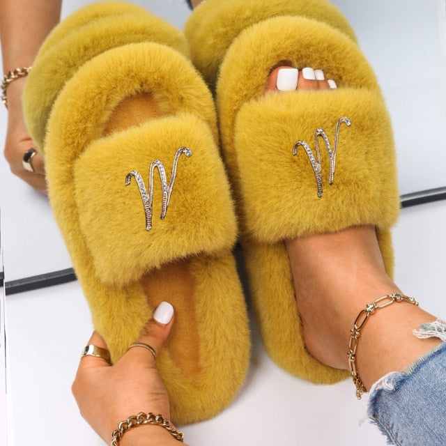 Women Faux Fur Slides Furry Fur Slippers Fluffy Flip Flops Slip on Flats Cute Ladies House Plush Slippers Home Cozy Warm Shoes