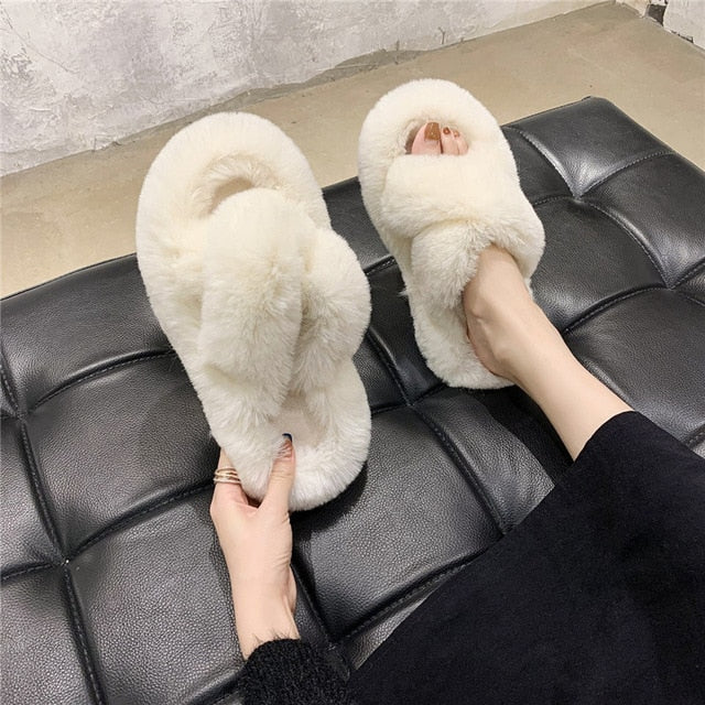 Indoor Women Fur Slippers Fluffy Soft Furry Slides Thick Flats Heel Non Slip House Shoes Ladies Luxury Design Footwear Whosale