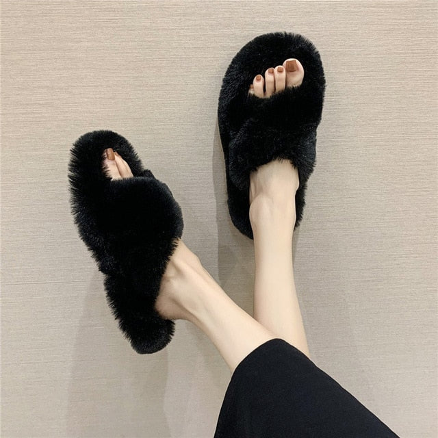 Indoor Women Fur Slippers Fluffy Soft Furry Slides Thick Flats Heel Non Slip House Shoes Ladies Luxury Design Footwear Whosale