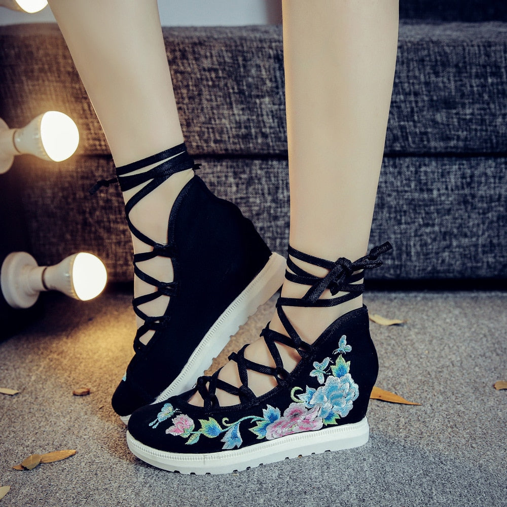 2020 Bandhnu embroidered shoes women flats Retro Chinese style flat board shoes women mujer superstar canvas platform shoes