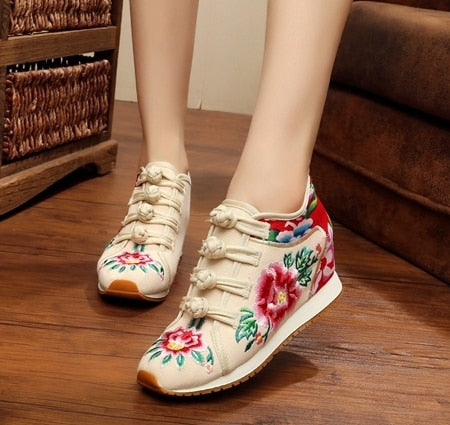 Veowalk New Spring Women's Flower Embroidered Flat Platform Shoes Chinese Ladies Casual Comfort Denim Fabric Sneakers Shoes