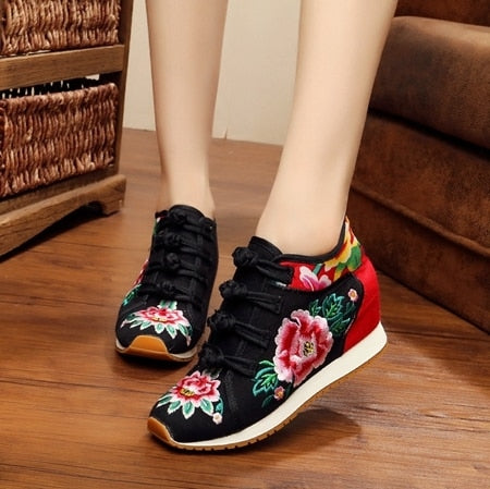 Veowalk New Spring Women's Flower Embroidered Flat Platform Shoes Chinese Ladies Casual Comfort Denim Fabric Sneakers Shoes