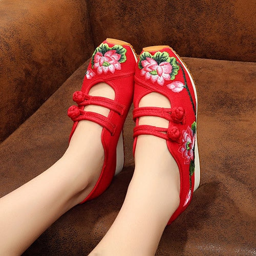 Veowalk New Spring Women's Flower Embroidered Flat Platform Shoes Chinese Ladies Casual Comfort Denim Fabric Sneakers Shoes