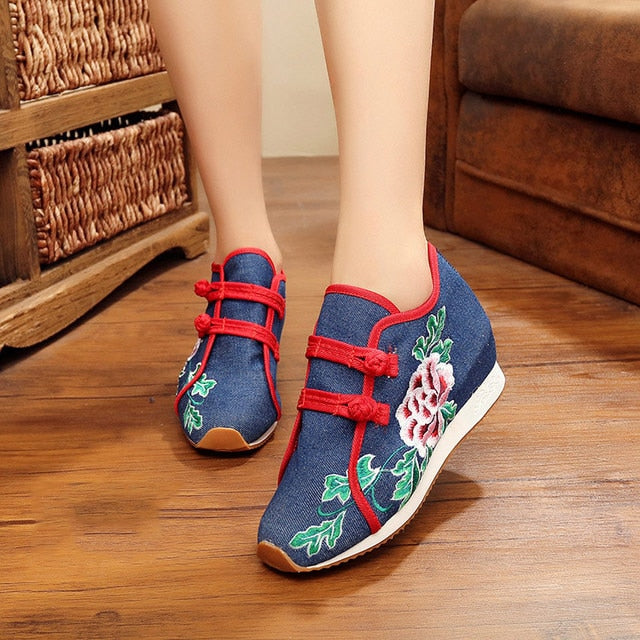 Veowalk New Spring Women's Flower Embroidered Flat Platform Shoes Chinese Ladies Casual Comfort Denim Fabric Sneakers Shoes