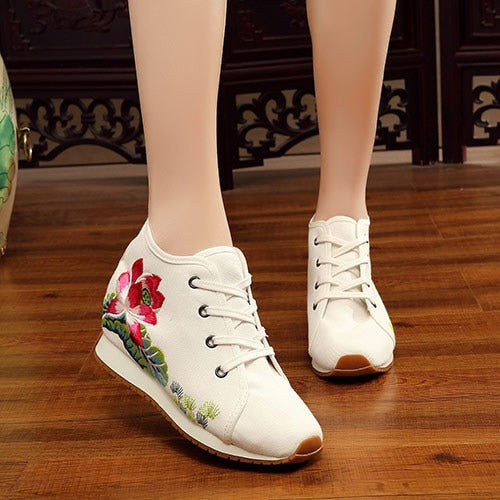 Veowalk New Spring Women's Flower Embroidered Flat Platform Shoes Chinese Ladies Casual Comfort Denim Fabric Sneakers Shoes