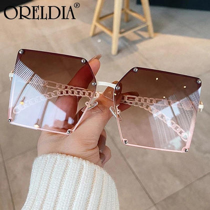 2020 New Fashion Super Large Gradient Sunglasses Ladies Retro Alloy Chain Frame Rivet Square Sunglasses Elegant Ladies Glasses - Surprise store